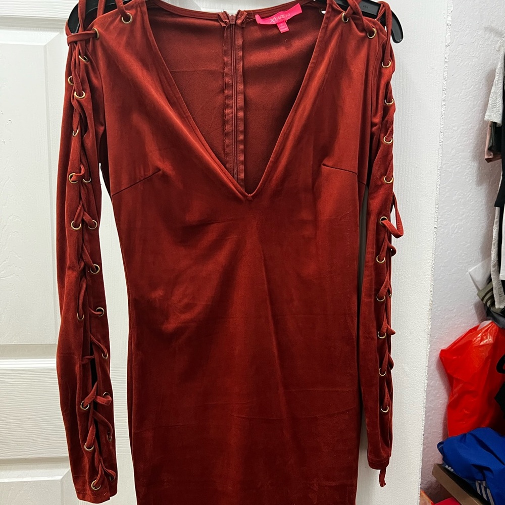 Beautiful sleeve tie dress